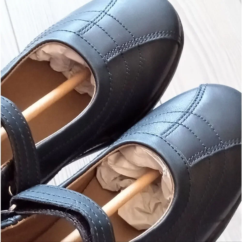 (S-4421) Stride Rite Claire Kid's Leather Classic Mary Jane Sz 4.5